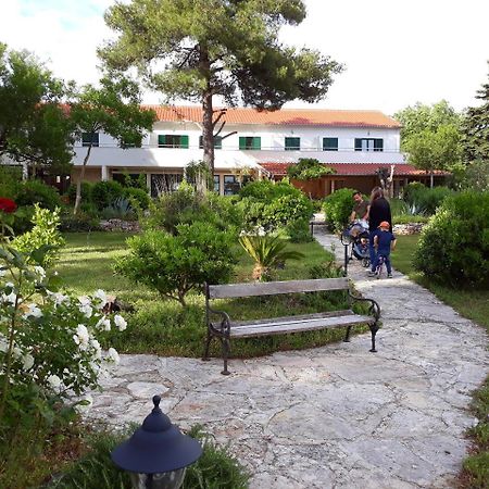 Kleine Hexe B&B Pension Pirovac Zewnętrze zdjęcie