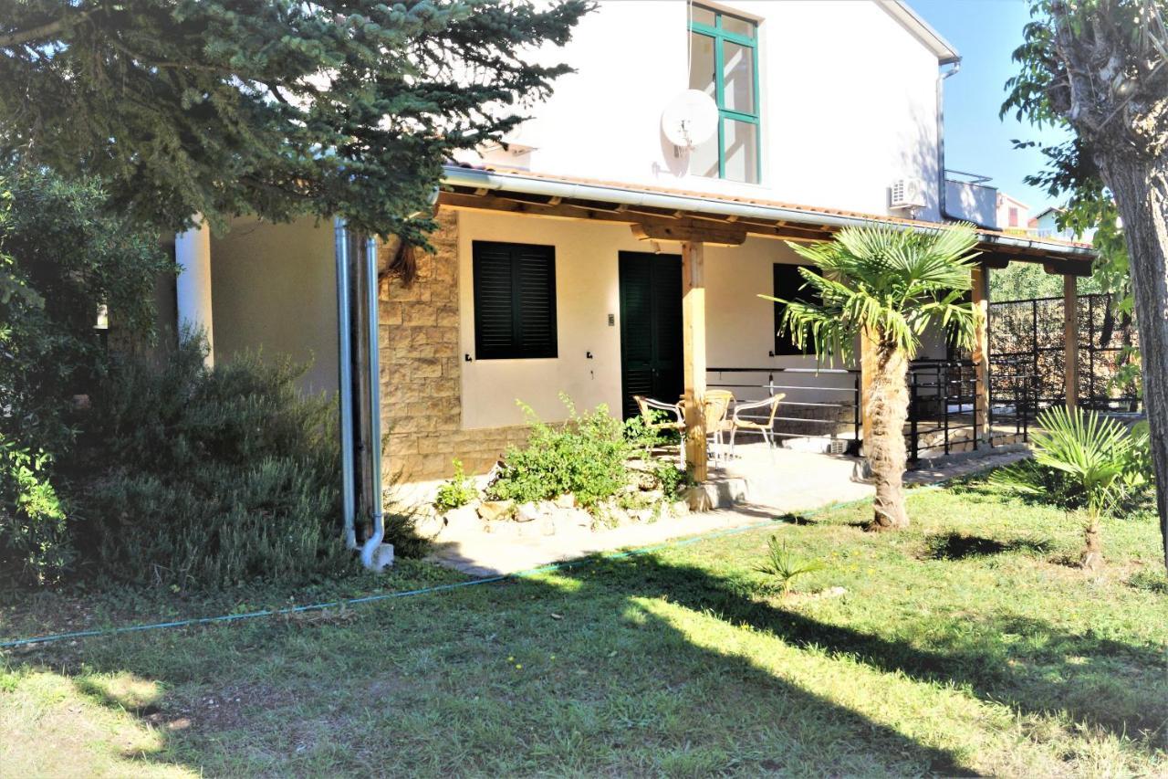 Kleine Hexe B&B Pension Pirovac Zewnętrze zdjęcie