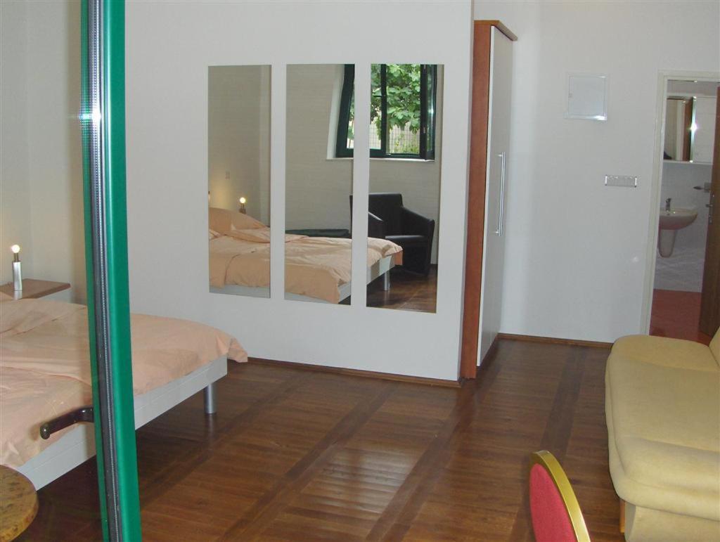 Kleine Hexe B&B Pension Pirovac Zewnętrze zdjęcie