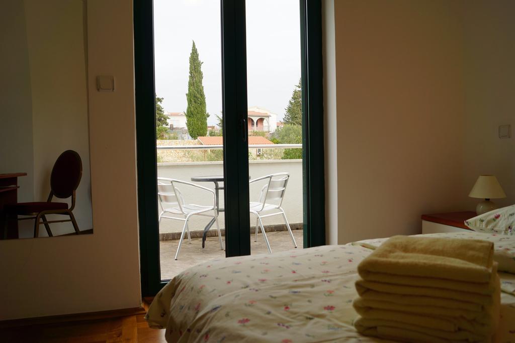 Kleine Hexe B&B Pension Pirovac Pokój zdjęcie