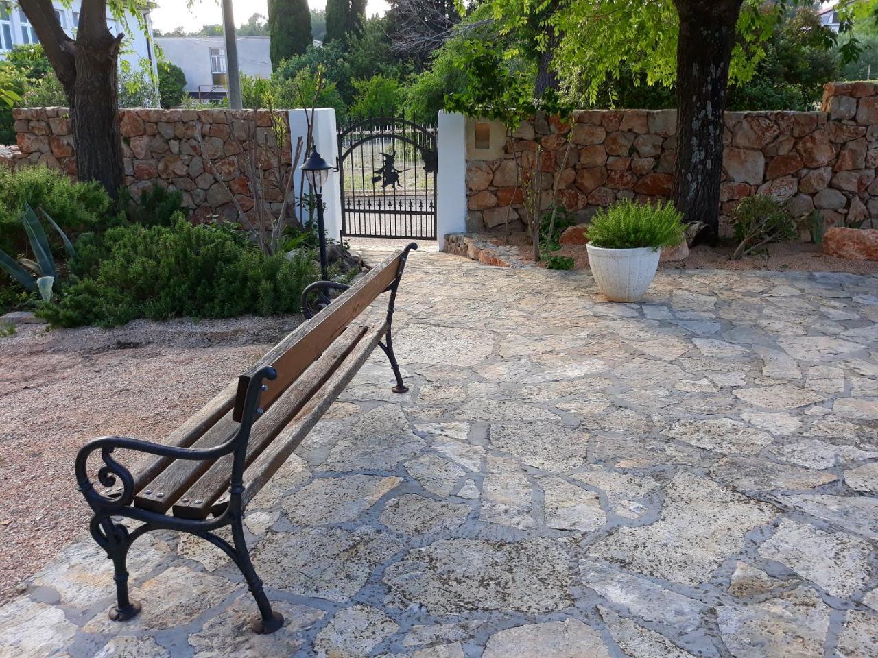 Kleine Hexe B&B Pension Pirovac Zewnętrze zdjęcie
