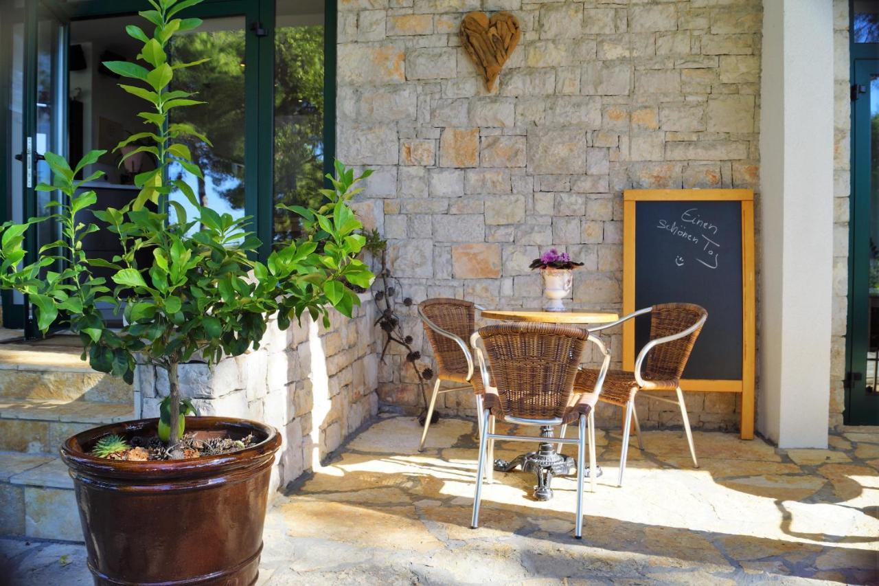 Kleine Hexe B&B Pension Pirovac Zewnętrze zdjęcie